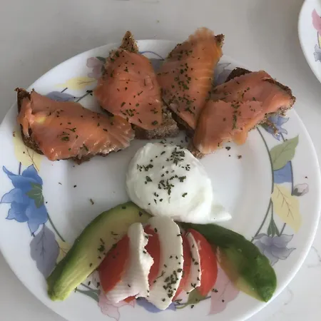 Mon Petit - And In 5* Bunclody