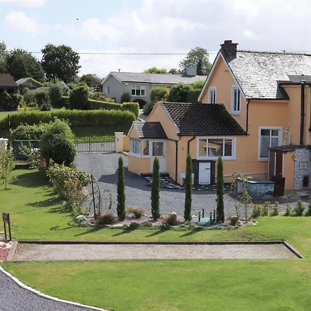 Mon Petit - And House In Bed & Breakfast