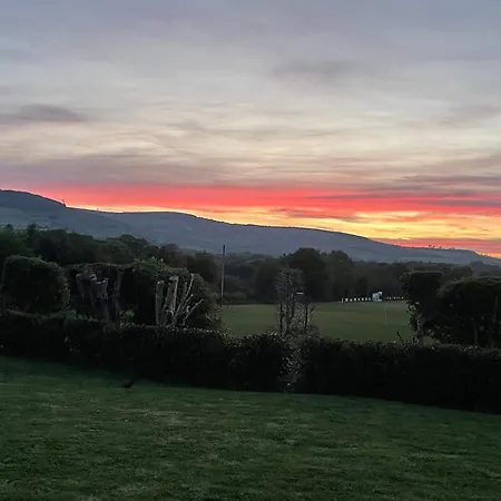 Alojamento de Acomodação e Pequeno-almoço Mon Petit - And In 5*