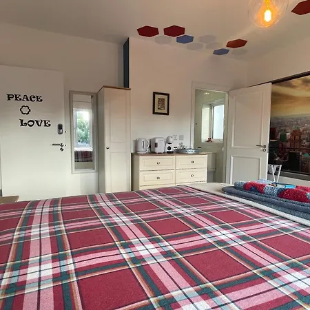 Mon Petit - And In Bunclody