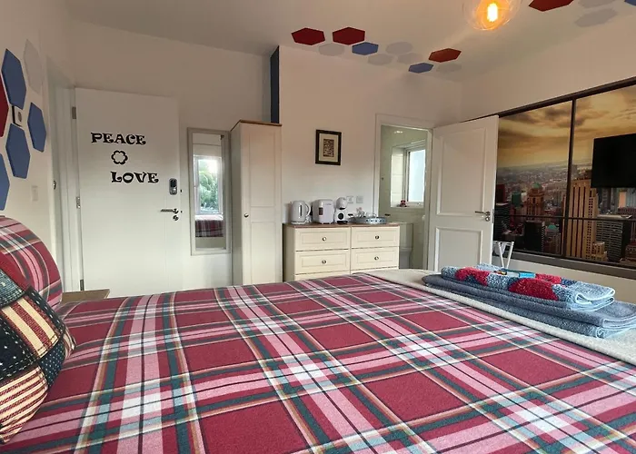 Mon Petit - And In Bunclody